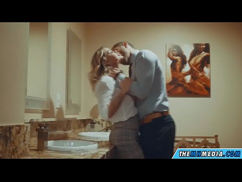 ❤️ Döşlü sarışın sizi ictimai tualetdə aldatdıqda ❤❌ Evdə hazırlanan porno bizdə ❌️❤